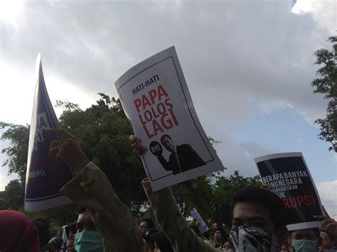 Aliansi Mahasiswa Yogyakarta Anti Korupsi Gelar Aksi Indonesia Darurat