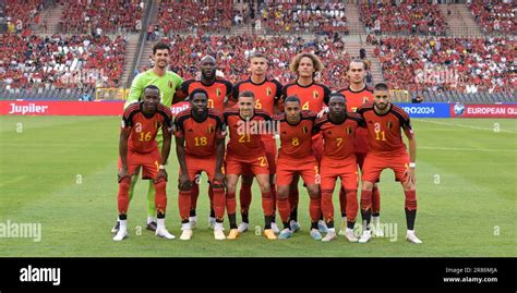 Brussels Back Lr Belgium Goalkeeper Thibaut Courtois Romelu Lukaku