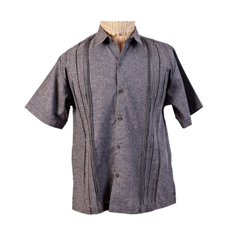 Guayabera lino. CorreosClic