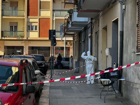 Agguato Nel Cuore Di Bari Ucciso Enne Per Strada A Colpi Darma Da