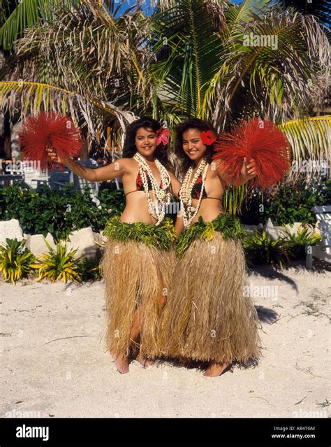 Fiji, Traditional Dancing Stock Photo - Alamy