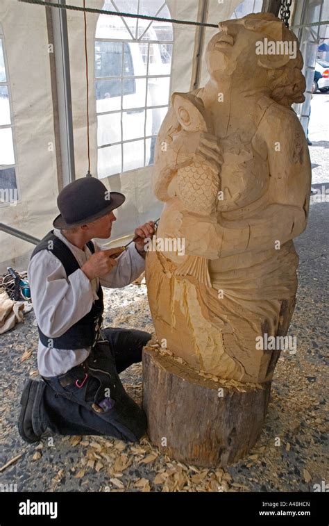 Wood carving hi-res stock photography and images - Alamy