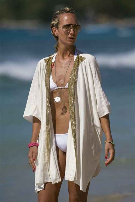 Lady Victoria Hervey Dans Un Bikini Blanc La Barbade Olympine