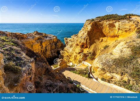 Roca Caliza De Algar Seco Carvoeiro Algarve Portugal Foto De Archivo