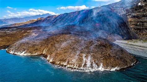 Volc N En Canarias Nueva Fajana En La Costa Oeste De La Palma