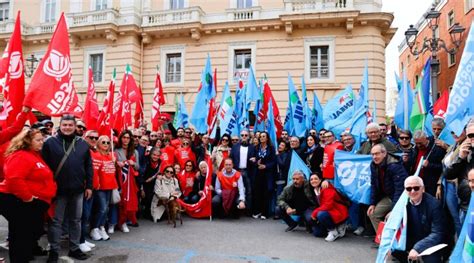 Sciopero Generale Cgil E Uil A Salerno Un Successo Di Partecipazione