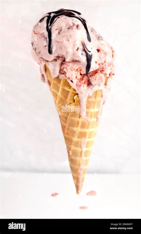 Melting ice cream Stock Photo - Alamy