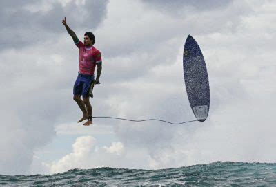 La Foto Viral Del Surfista Brasile O Gabriel Medina Roza El Ol Mpico