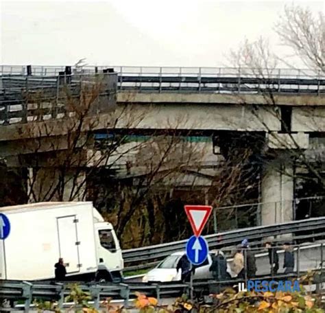 Incidente Sulla Circonvallazione Auto Si Ribalta Foto Di Andrea Sagi