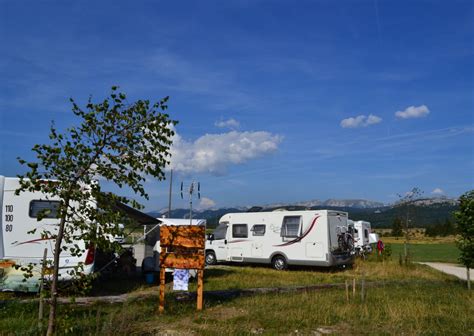 Aire Camping Cars de Vassieux en Vercors La Drôme Tourisme