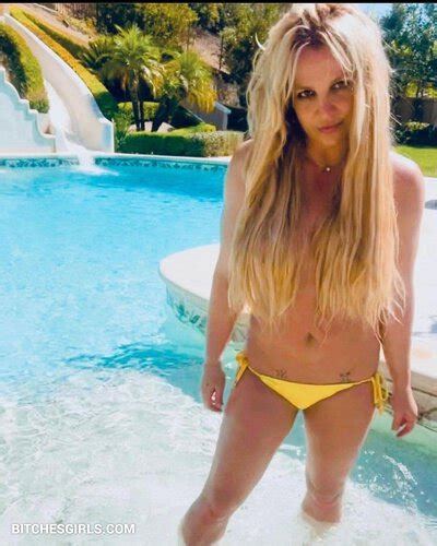 Britney Spears Nude Celebrity Leaked Tits Photos