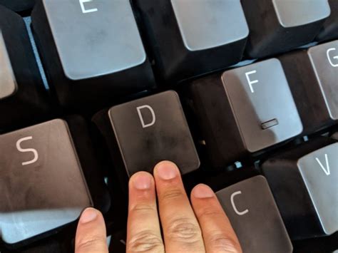 Razer Displays Giant Keyboard At Ces World Technology