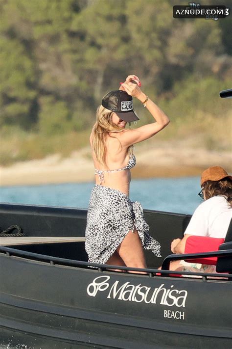 Heidi Klum Sizzles In Sexy Bikini On Sardinian Getaway With Tom Kaulitz