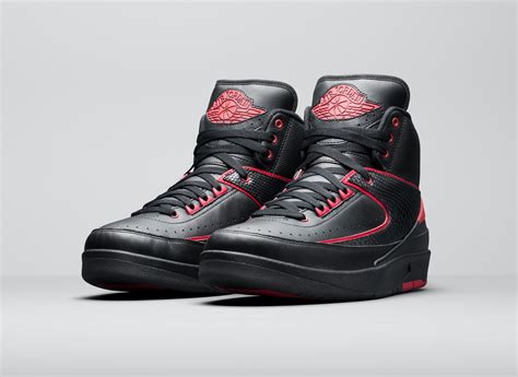 Air Jordan 2 Alternate 87 •