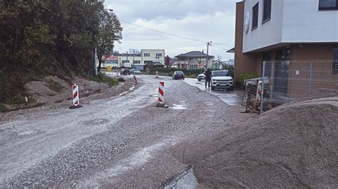 Suboti Ka Ulica Bez Radnika I Ma Ina A Radovi Po Eli Ljetos