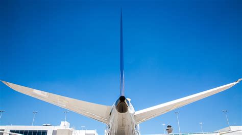 United Airlines Chief Financial Officer Will Step Down Next Year