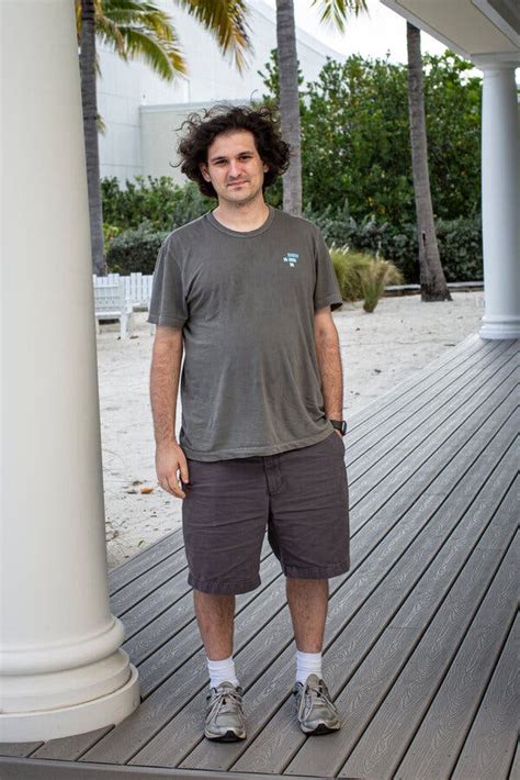 Sam Bankman Fried Arrested In The Bahamas After Us Prosecutors File Charges The New York Times