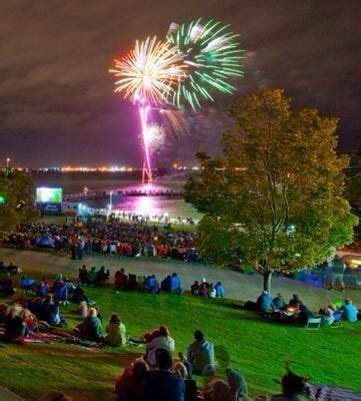 Australia day fireworks over the bay | Australia day fireworks ...