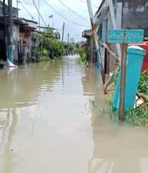 Perumahan Di Kabupaten Bekasi Ini Banjir Hingga 80 Sentimeter Info Bekasi