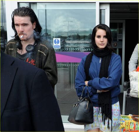 lana del rey scotland arrival  boyfriend barrie james oneill