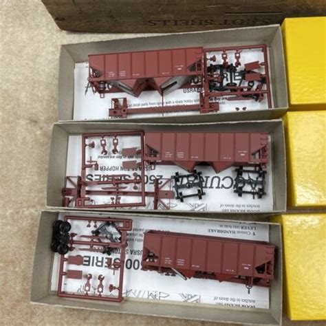 Accurail Ho Scale Usra 55 Ton Twin Hopper Data Oxide New 2599 Lot 3