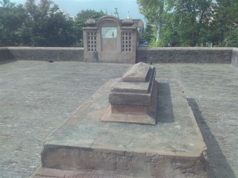 Explore Ibrahim Lodi Tomb, Panipat, HR