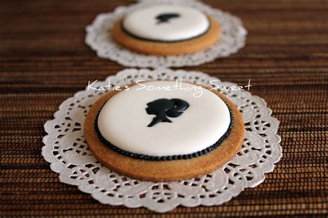 {Katie's Something Sweet}: Cameo Cookies