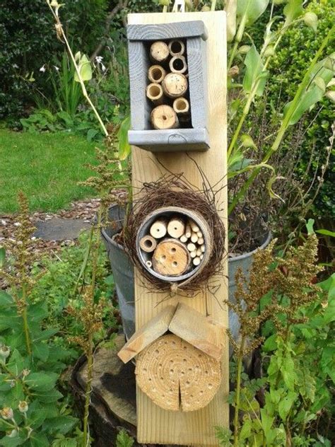 Insectenhotels Op Een Plank Insectenhotel Zelfgemaakt Kind Knutselen