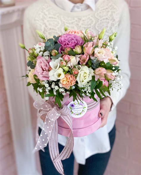 Коробка с цветами «Кружева» купить в Минске | Интернет-магазин Дом Цветов