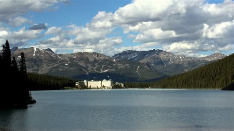 Lake Louise, Banff National Park – Tales of a vanlife couple