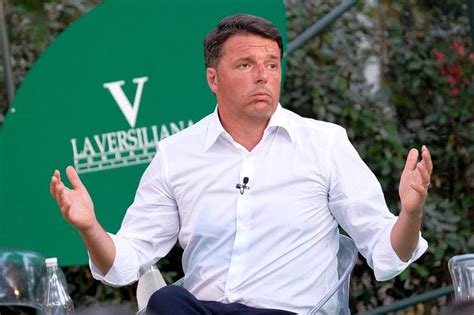 Matteo Renzi Contestato Alla Versiliana Pinocchio