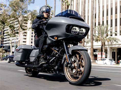 Compare Models Harley Davidson Road Glide St Vs Harley