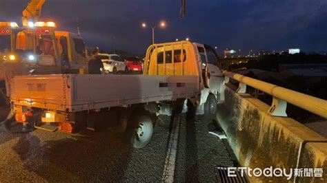 快訊／台74線爆嚴重車禍 4車連撞「翻覆」3人受傷送醫 Ettoday社會新聞 Ettoday新聞雲