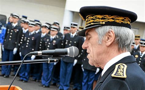 Morbihan Hommage Aux Gendarmes Morts En Service Le T L Gramme