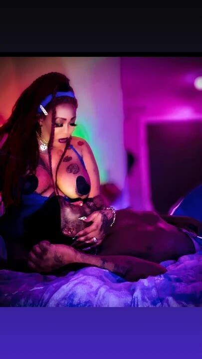 TS Vixen Rain Getting A Blowjob Shemale Ladyboy Porn XHamster