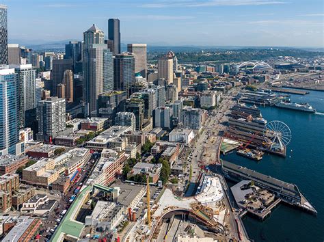 Seattles Audacious Aquarium Throws Builders Swerves Curves Twists