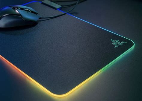 Razer Firefly V2 RGB Mouse Pad - Geeky Gadgets