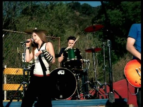 Avril Lavigne- 'Complicated' MV screencaps [HQ] - Music Image (19849987 ...