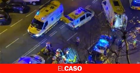 Grave Accidente En El Centro De Barcelona Una Menor Choca Con Un Coche Y Acaba Herida Crítica