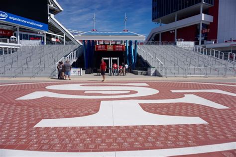 Levi's Stadium Tour: San Francisco 49ers Stadium - Travelers