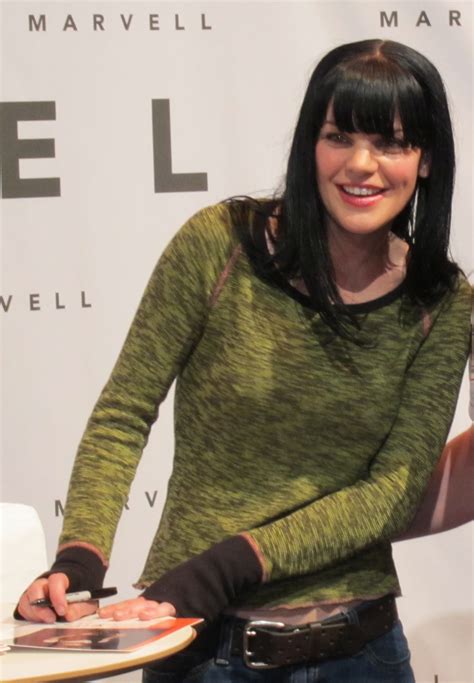 Fichier:Pauley Perrette aka Abby Sciuto from NCIS.jpg — Wikipédia