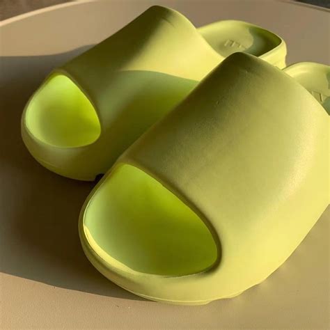 Where To Buy The Yeezy Slide Glow Green Restock House Of Heat