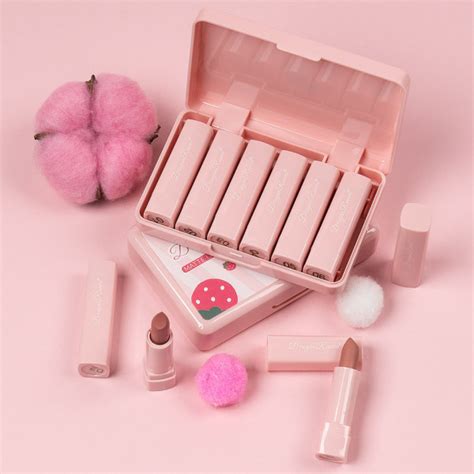 Set Rujuri Mate Ranee Matte Lipstick