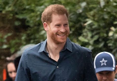 Le Prince Harry Sengage Dans La Campagne De Vaccination Elle