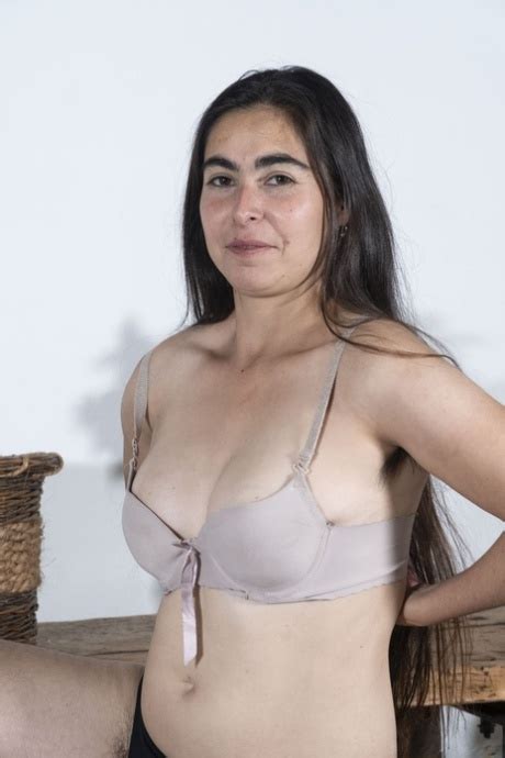 Amateur Honey Paris Exposes Her Big Ass Hairy Armpits And Twat In A Solo CoedCherry