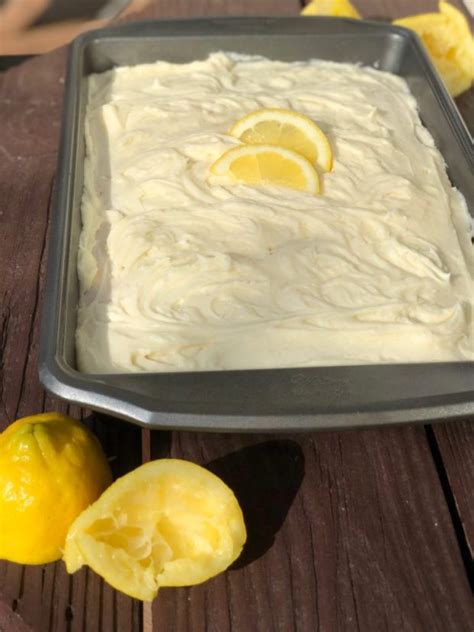 Easy Lemon Sheet Cake