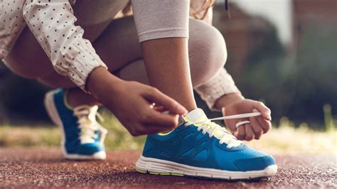 Mystery Of Why Shoelaces Come Undone Unravelled By Science Bbc News