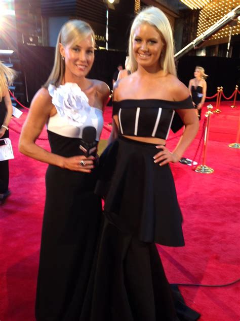 Sarah Williamson on Twitter: "@EliseElliott9 and I capturing the best of the #TVWEEKLogies red ...