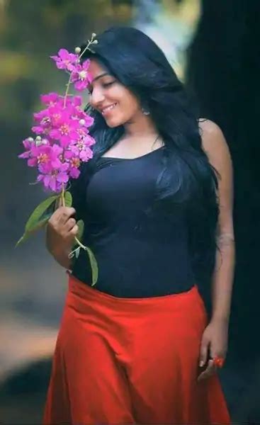 Rajisha Vijayan Latest Hot And Cute Pics And Photo