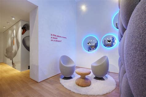 Architect Simone Micheli Has Designed A Swan Themed Hotel Room In Milan